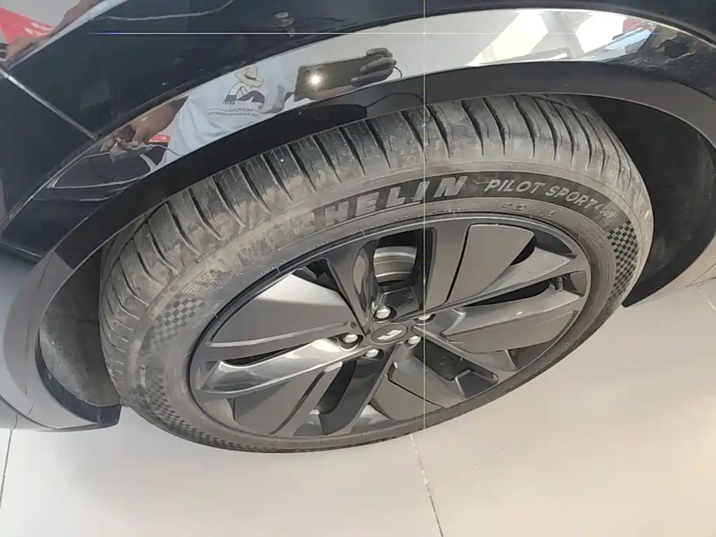 Li Auto Li L8 — миниатюра 23