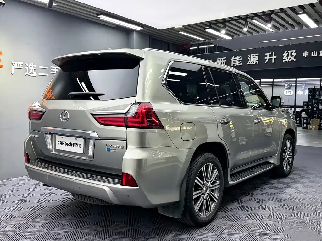Lexus LX — миниатюра 14