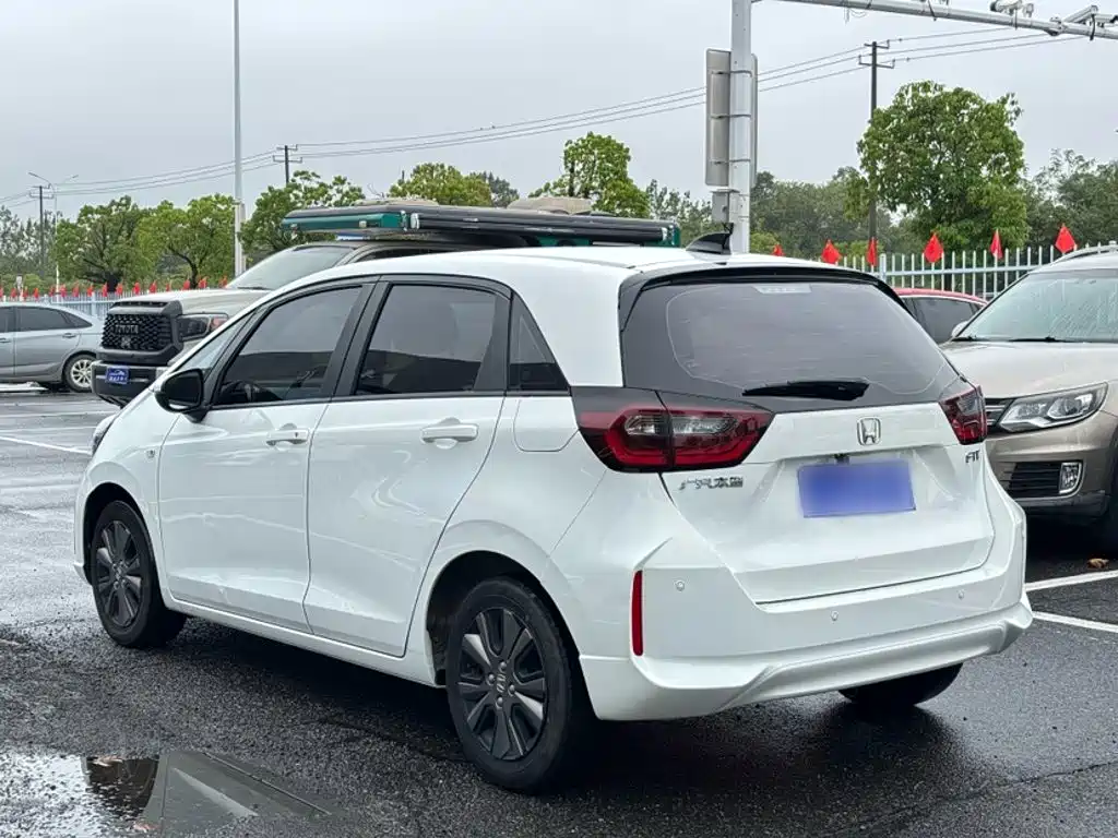 Honda Fit — миниатюра 7