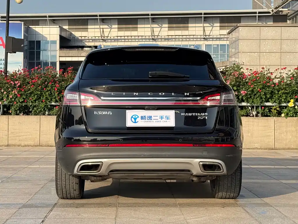 Lincoln Nautilus 2021 2.7T