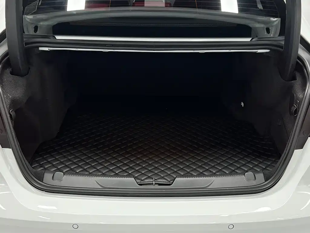 Jaguar XEL — миниатюра 13