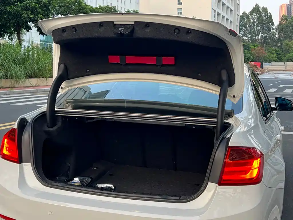 BMW 3 Series — миниатюра 29
