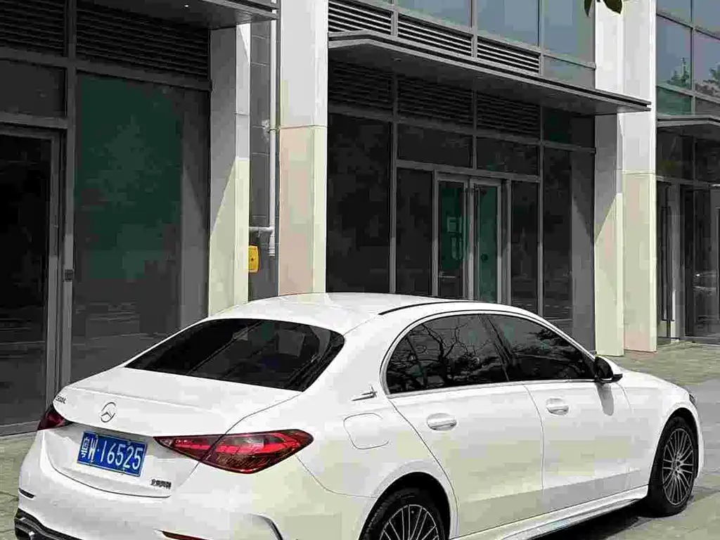 Mercedes-Benz C-Class — миниатюра 4