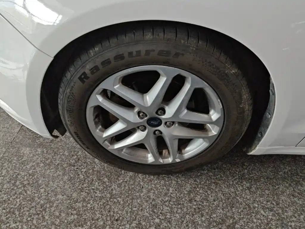 Ford Mondeo — миниатюра 23