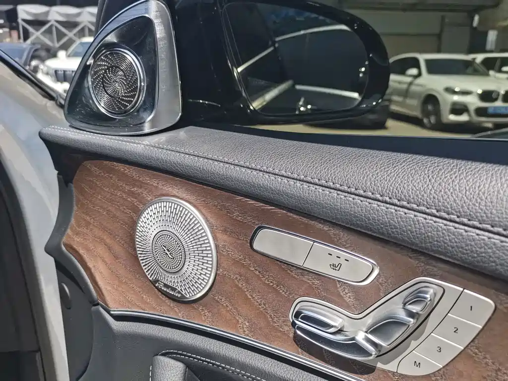 Mercedes-Benz E-Class — миниатюра 14