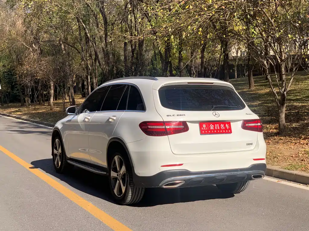 MERCEDES-BENZ GLC