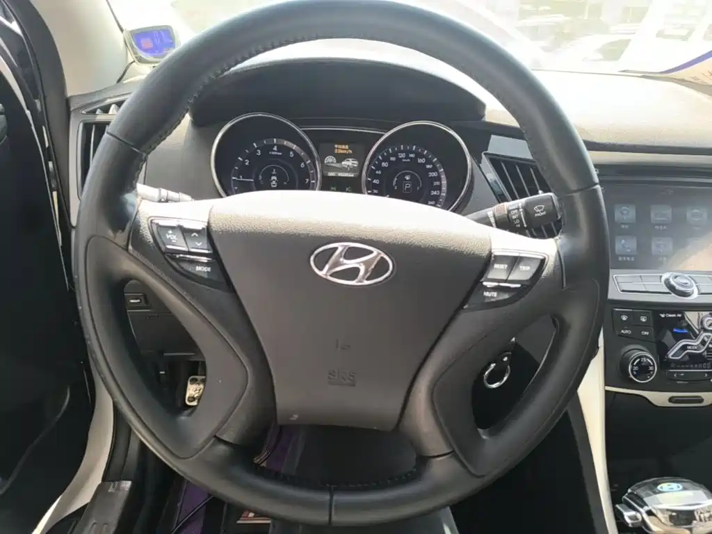 Hyundai Sonata — миниатюра 11