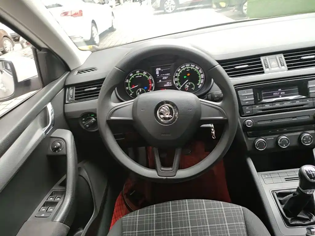 Skoda Octavia — миниатюра 11