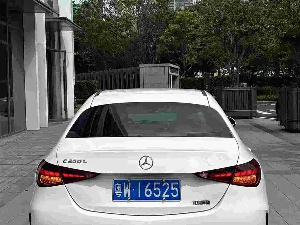 Mercedes-Benz C-Class — миниатюра 3