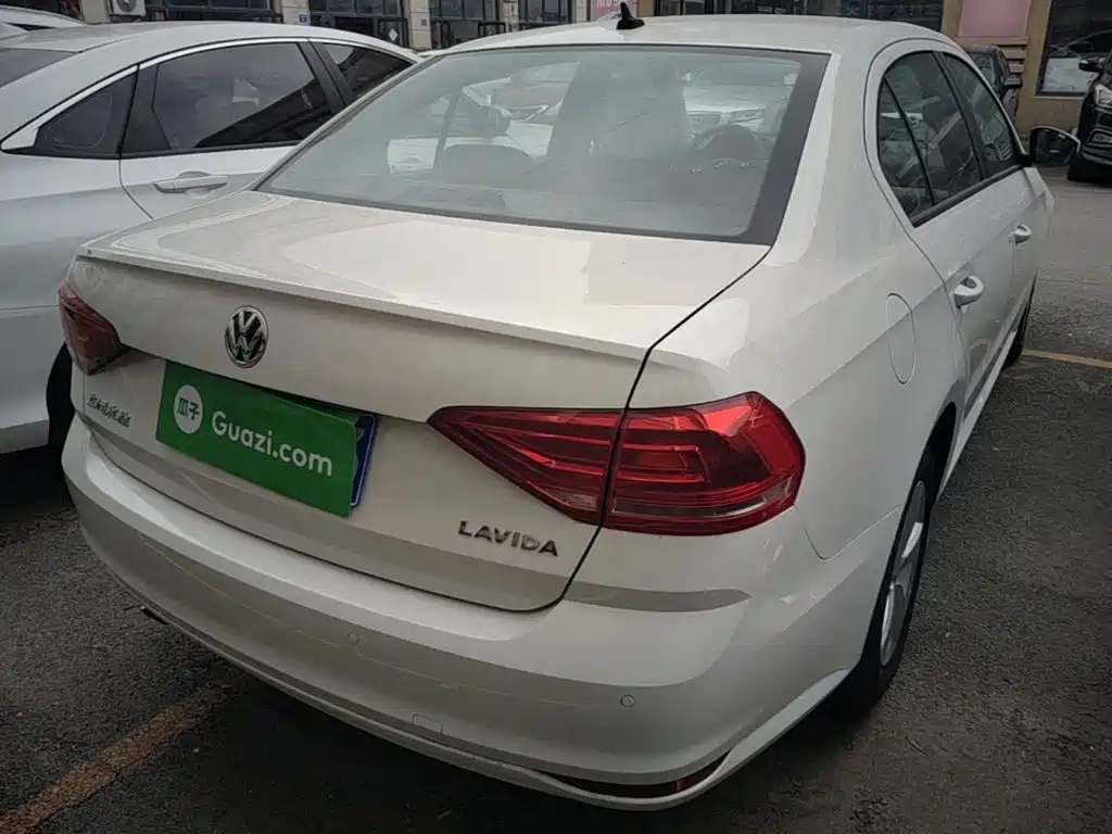 Volkswagen Lavida — миниатюра 6