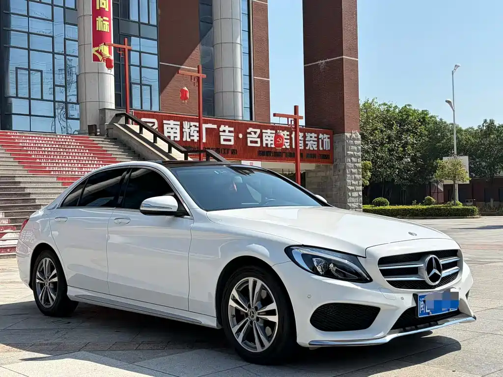 Mercedes-Benz C-Class — миниатюра 3