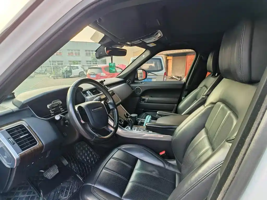 Land Rover Sport PHEV — миниатюра 7