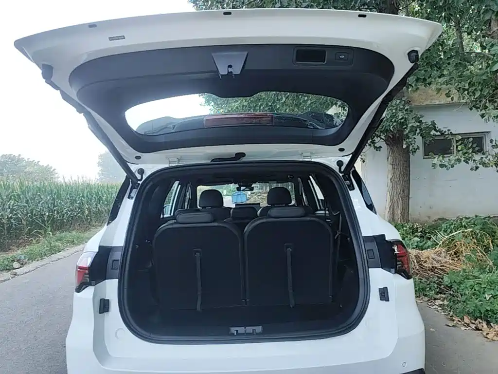 Geely Haoyue L — миниатюра 19