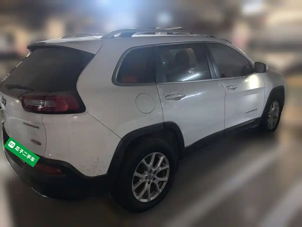 Jeep Cherokee — миниатюра 4