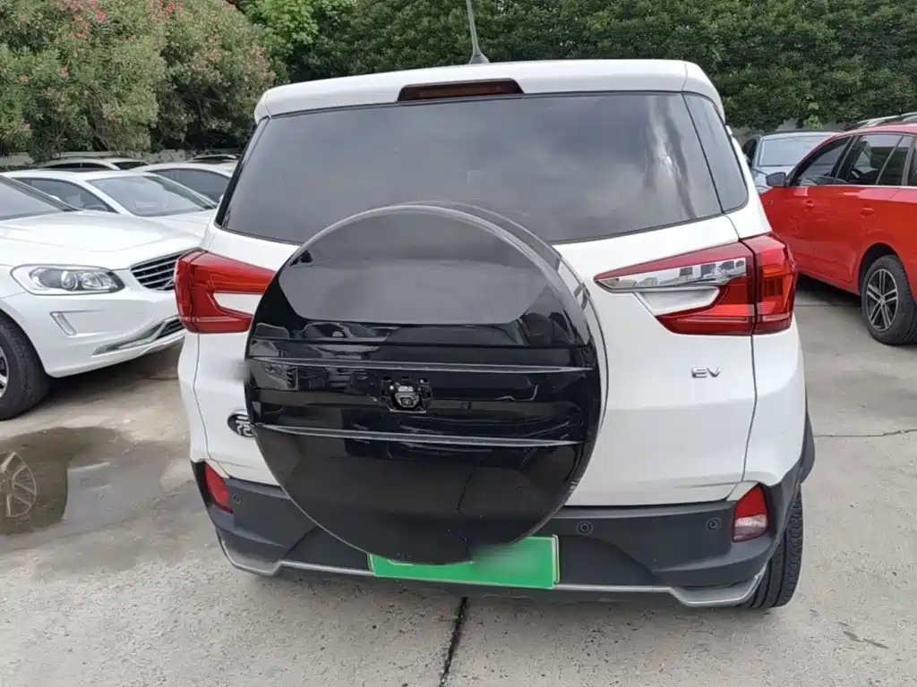 BYD Yuan EV — миниатюра 6