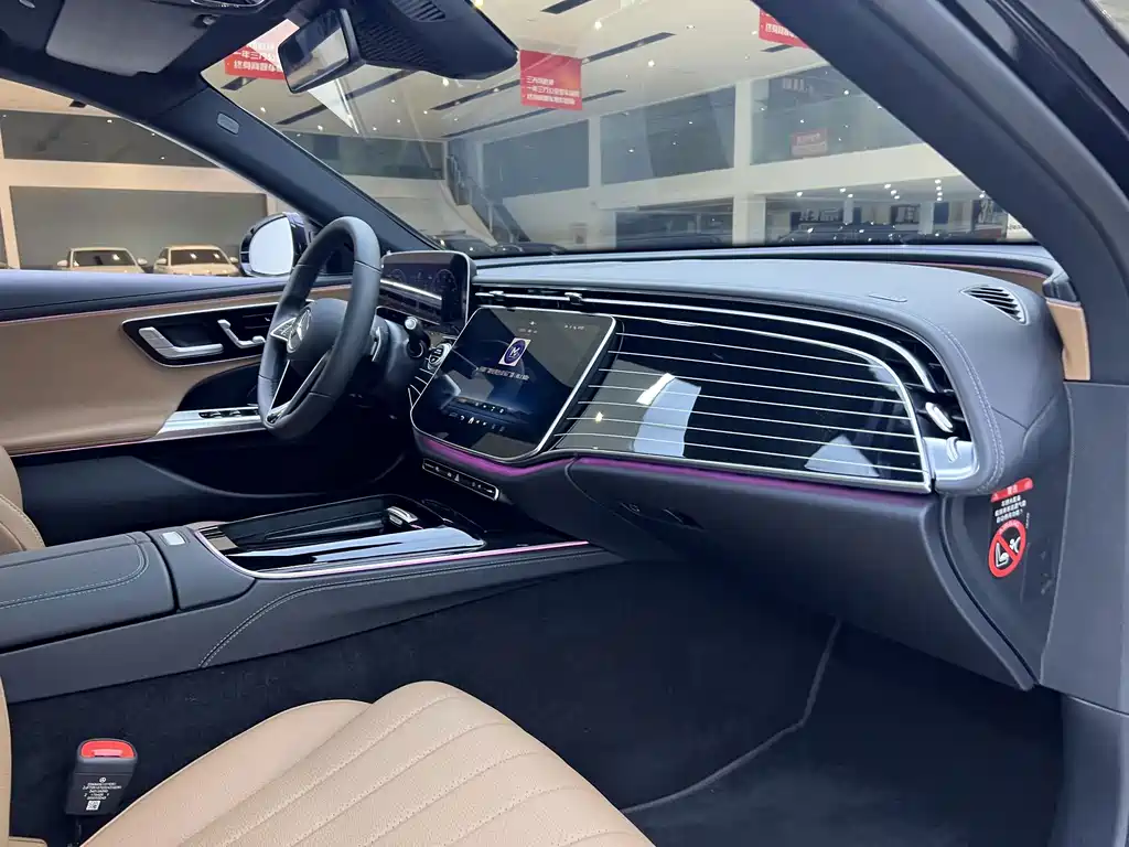 Mercedes-Benz E-Class — миниатюра 8