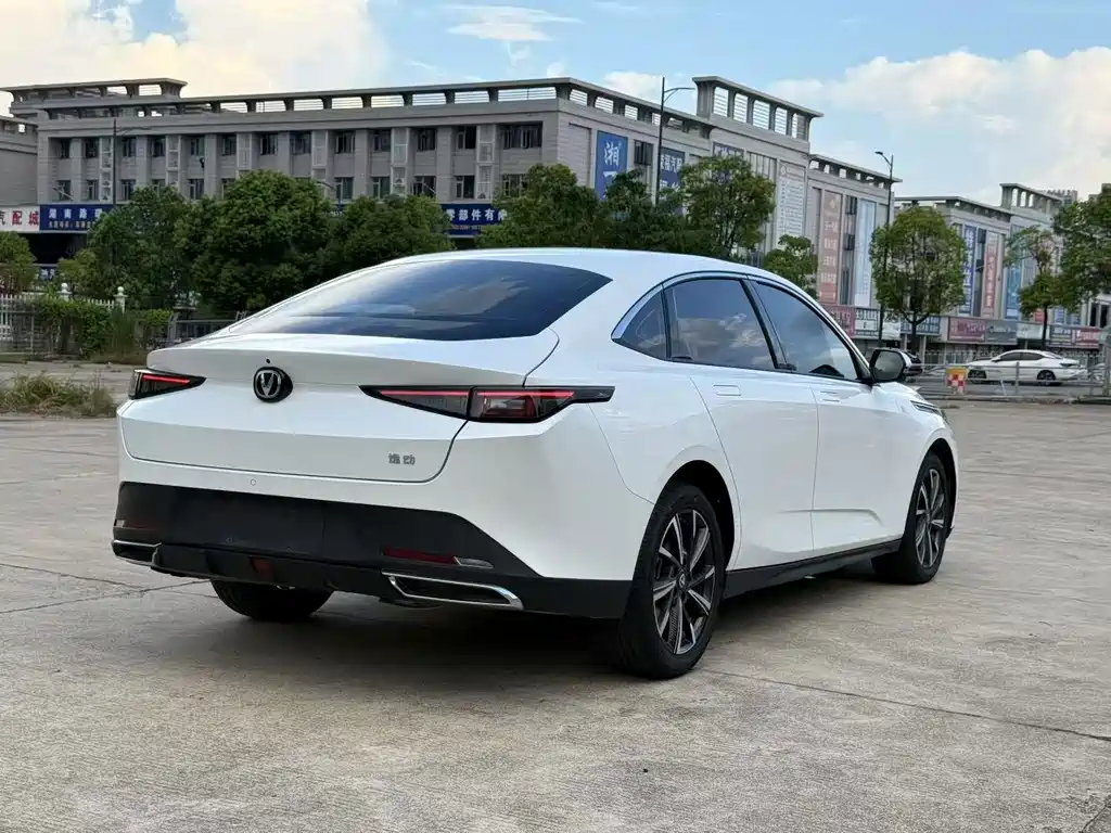Changan Eado — миниатюра 9