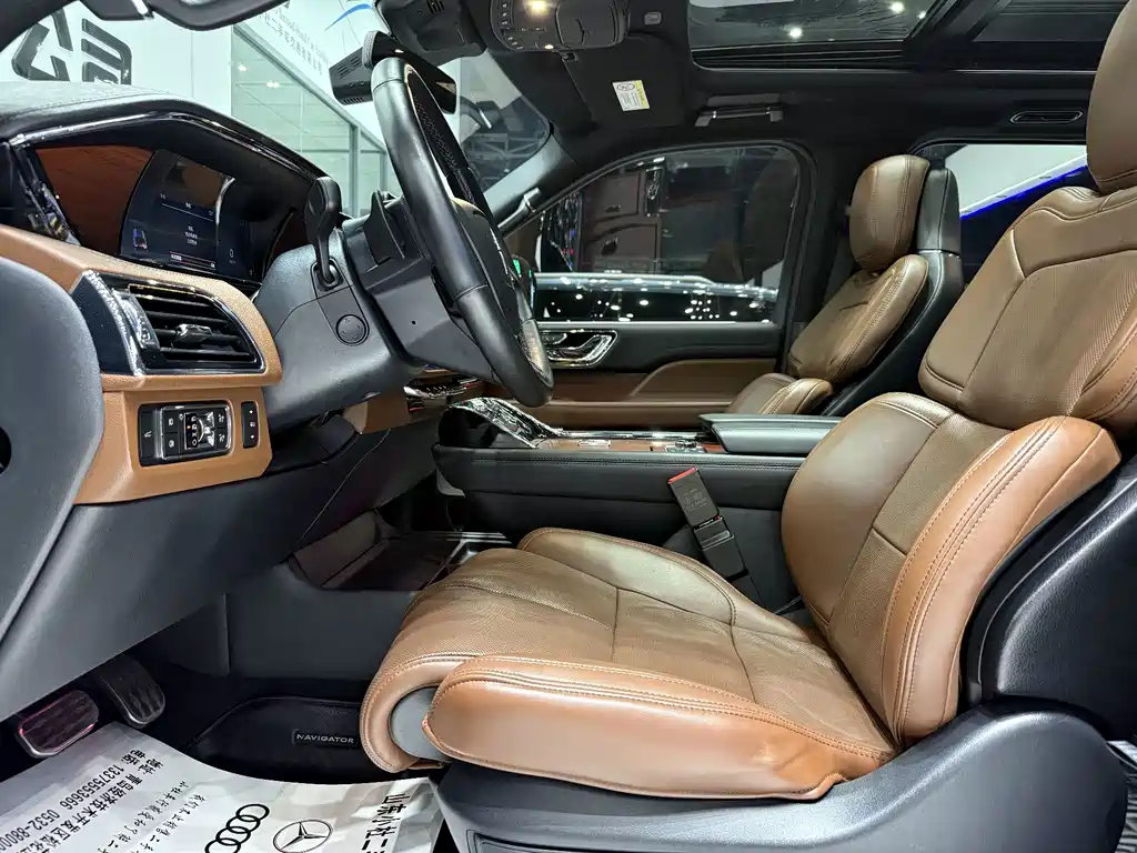 Lincoln Navigator — миниатюра 4