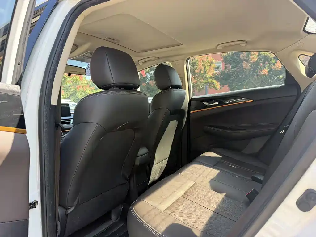 Changan Eado DT — миниатюра 4