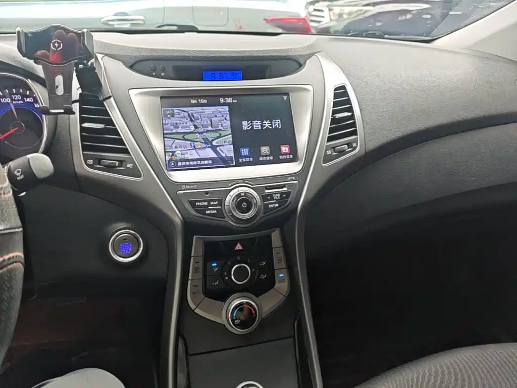 Hyundai Elantra Langdong — миниатюра 18
