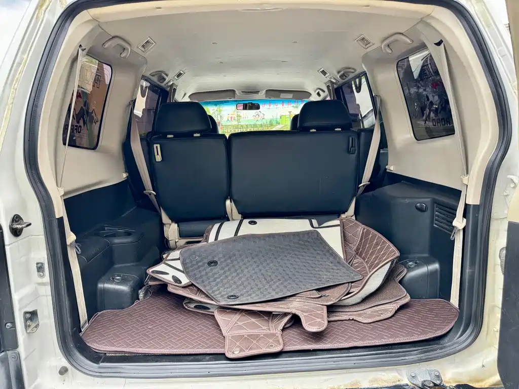Mitsubishi Pajero — миниатюра 15