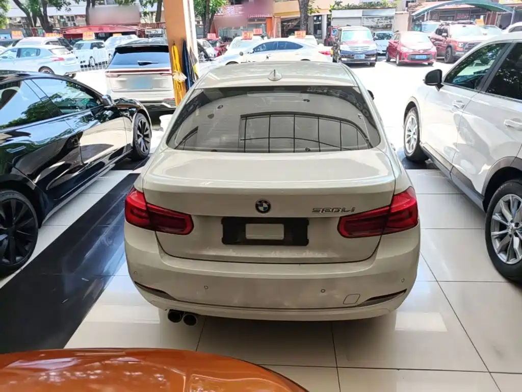 BMW 3 Series — миниатюра 6