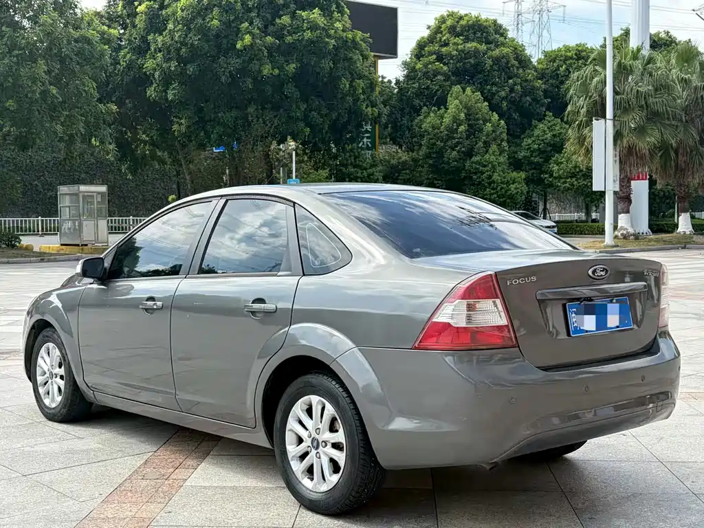 Ford Focus — миниатюра 7