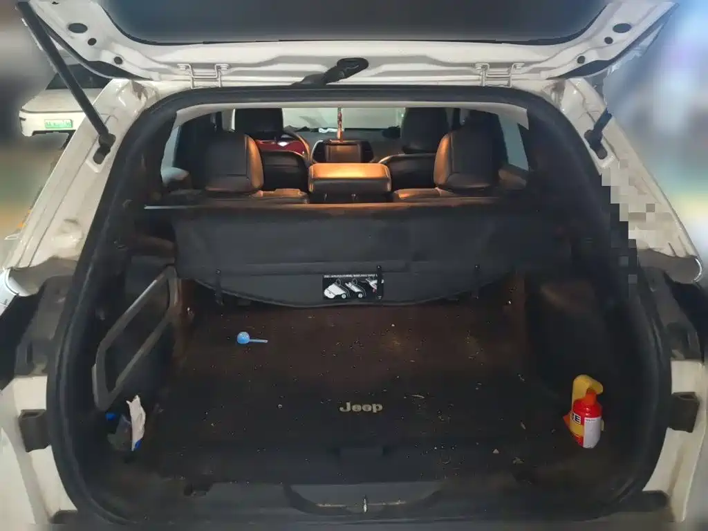 Jeep Cherokee — миниатюра 15