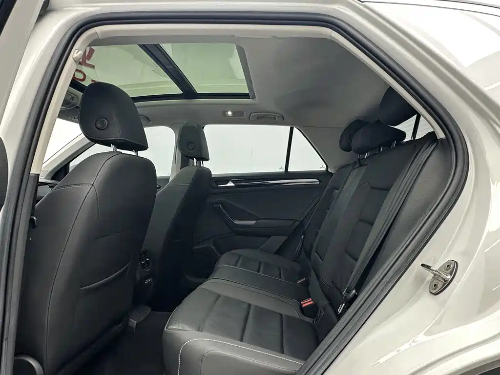 Volkswagen T-Roc — миниатюра 5