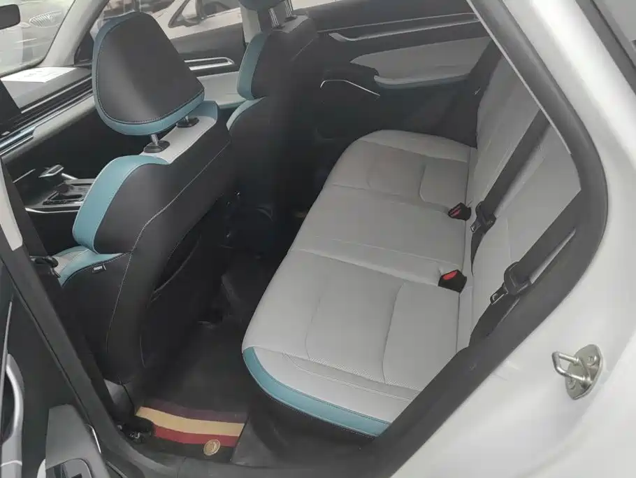 Geely Emgrand — миниатюра 11