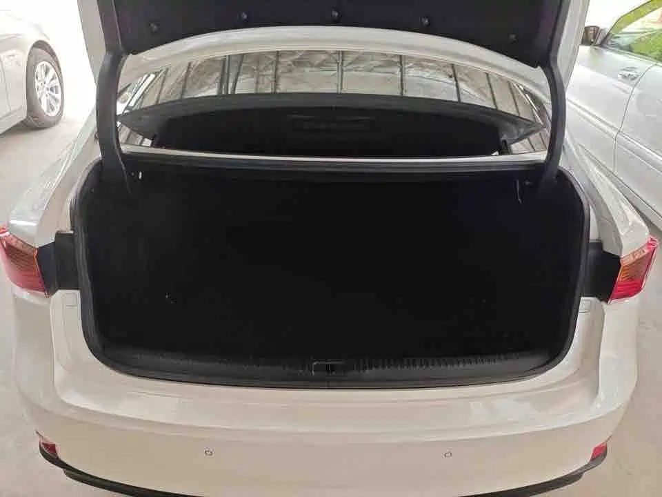 Lexus IS — миниатюра 6
