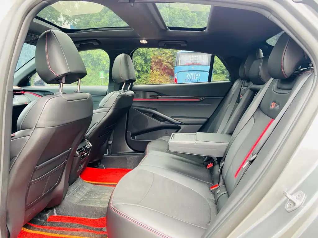 Ford Mondeo — миниатюра 6