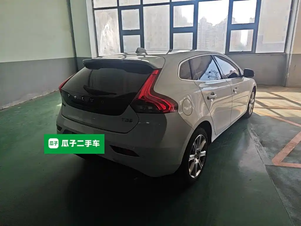 Volvo V40 — миниатюра 7