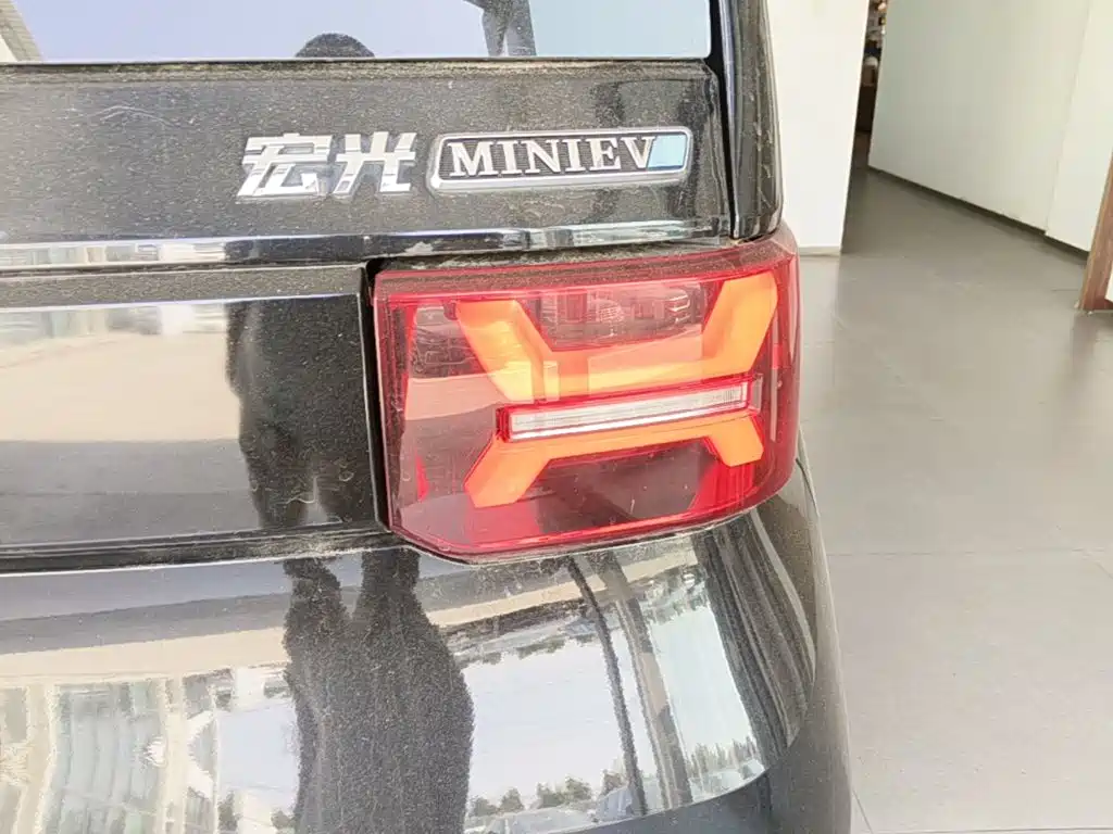Wuling MINIEV — миниатюра 8