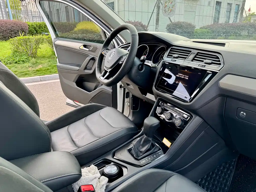 Volkswagen Tiguan L — миниатюра 8