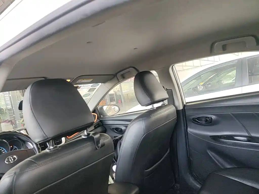 Toyota Yaris L — миниатюра 18