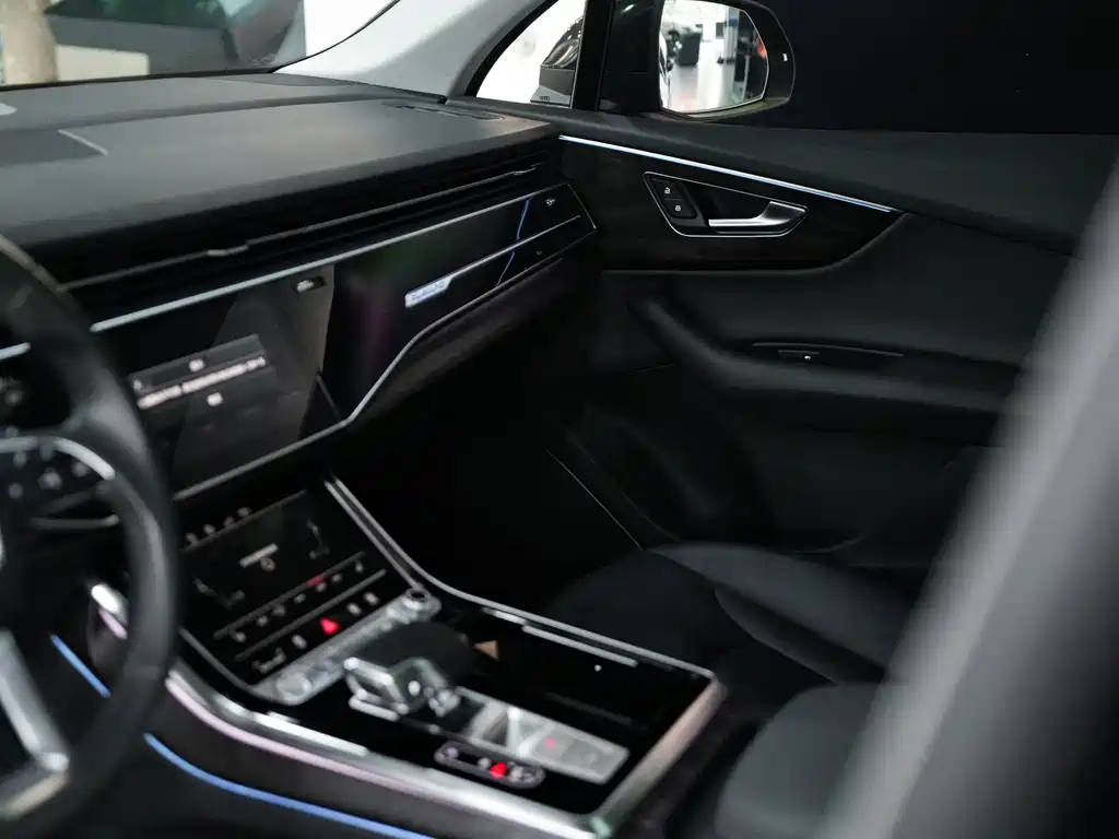 Audi Q7 — миниатюра 6