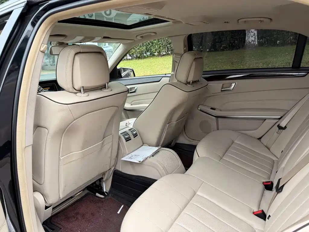 Mercedes-Benz E-Class — миниатюра 11
