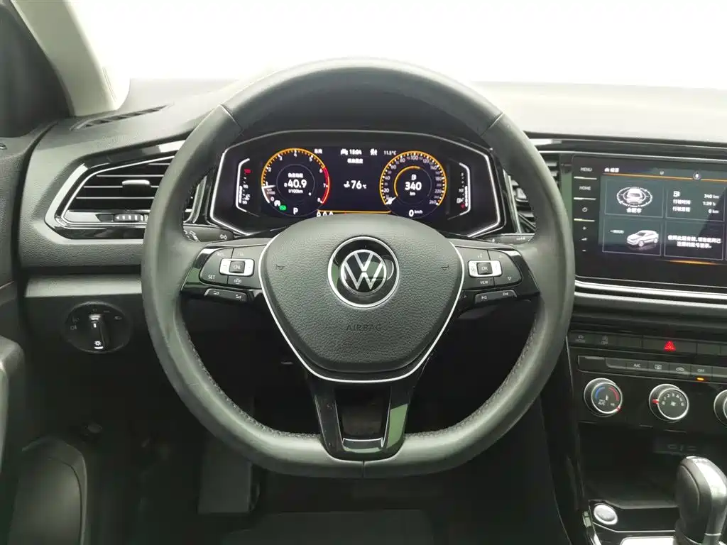 VOLKSWAGEN T ROC EXPLORING SONGS