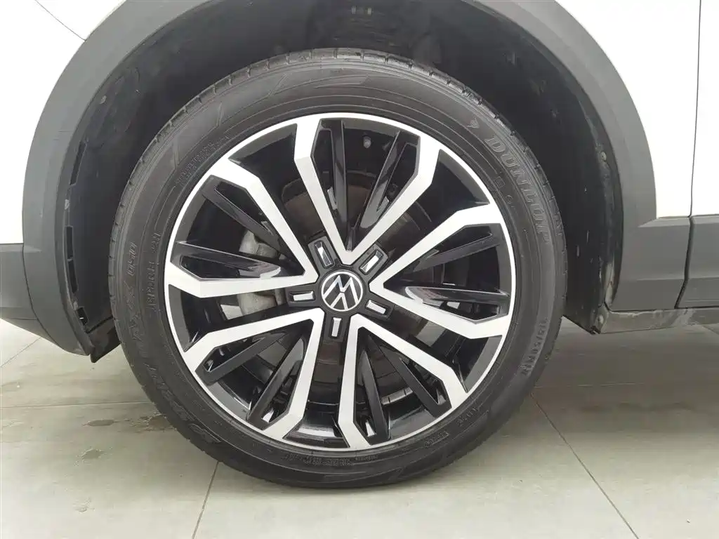 VOLKSWAGEN T ROC EXPLORING SONGS