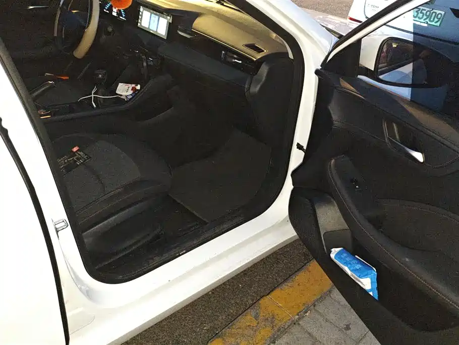 Roewe i5 2023 1.5L MT