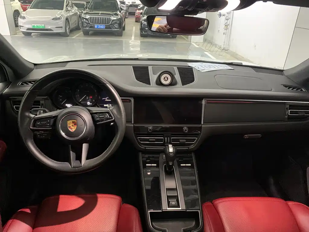 Porsche Macan — миниатюра 6