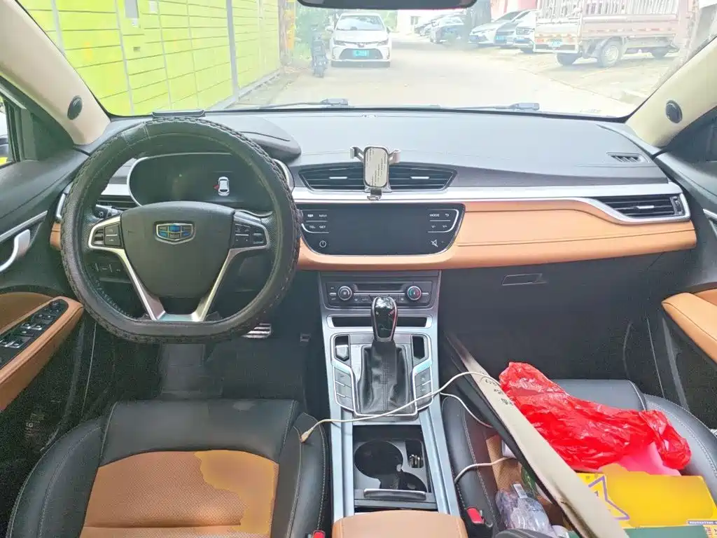 Geely Vision S1 — миниатюра 5