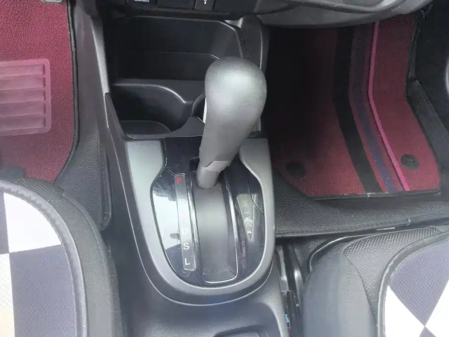 Honda Fit — миниатюра 15