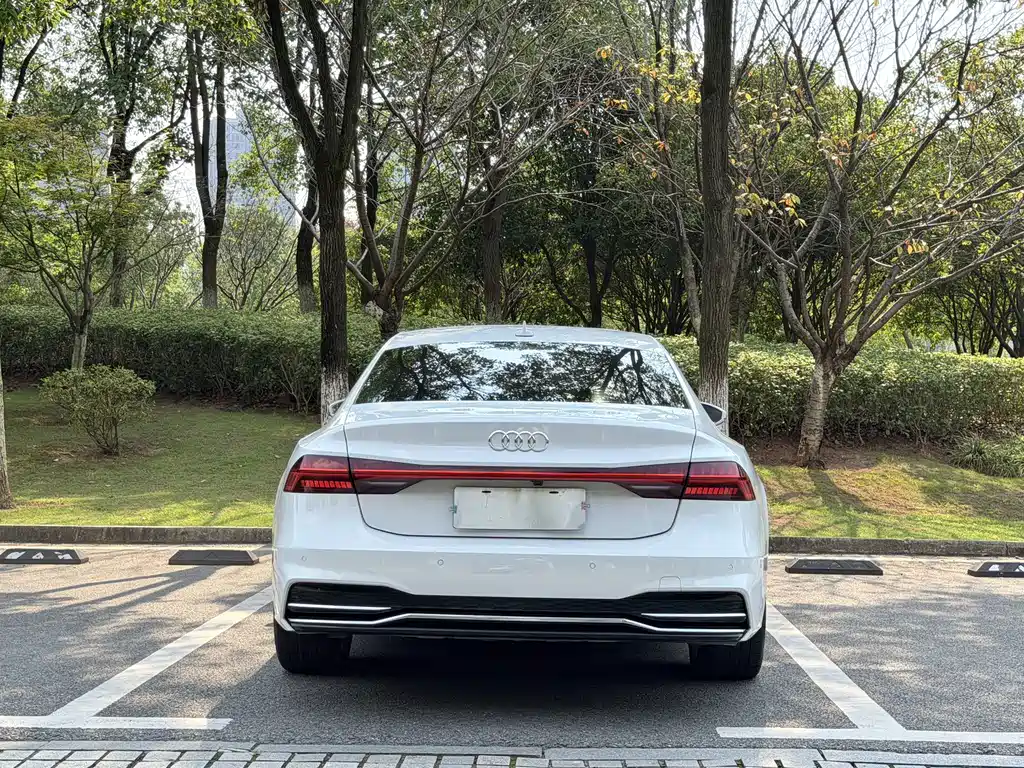 Audi A7L — миниатюра 7