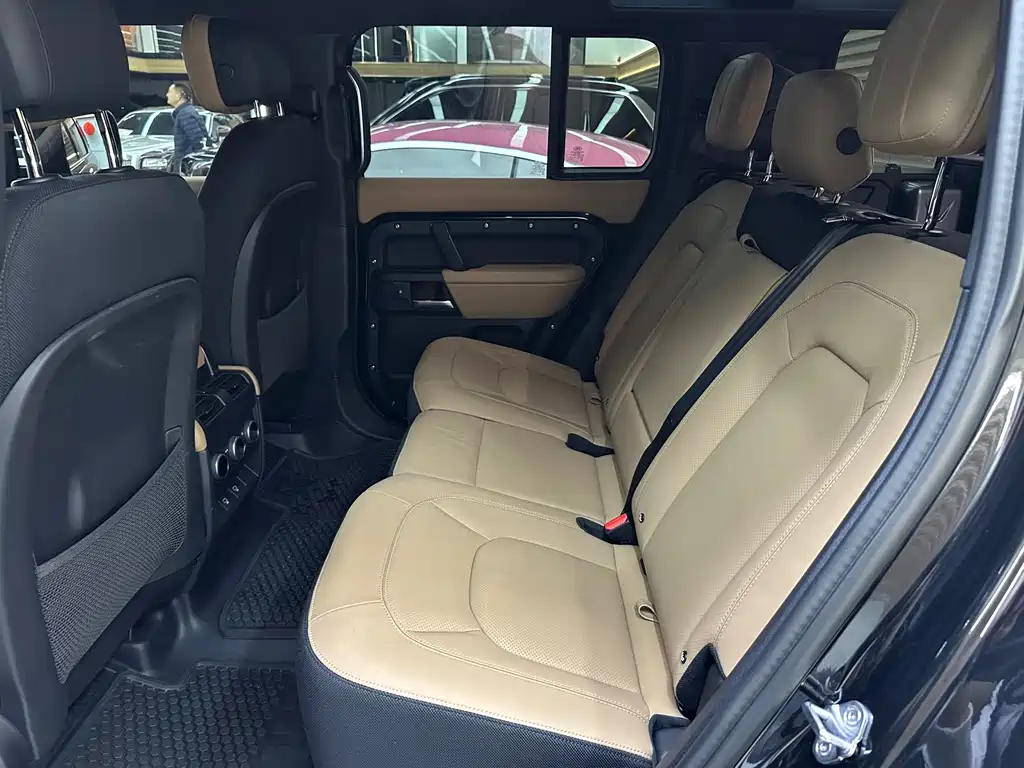 Land Rover Defender — миниатюра 12
