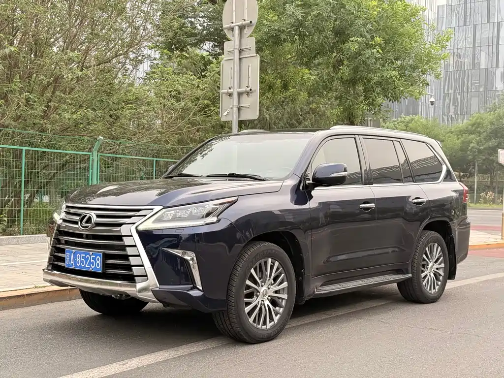 Lexus LX 2016