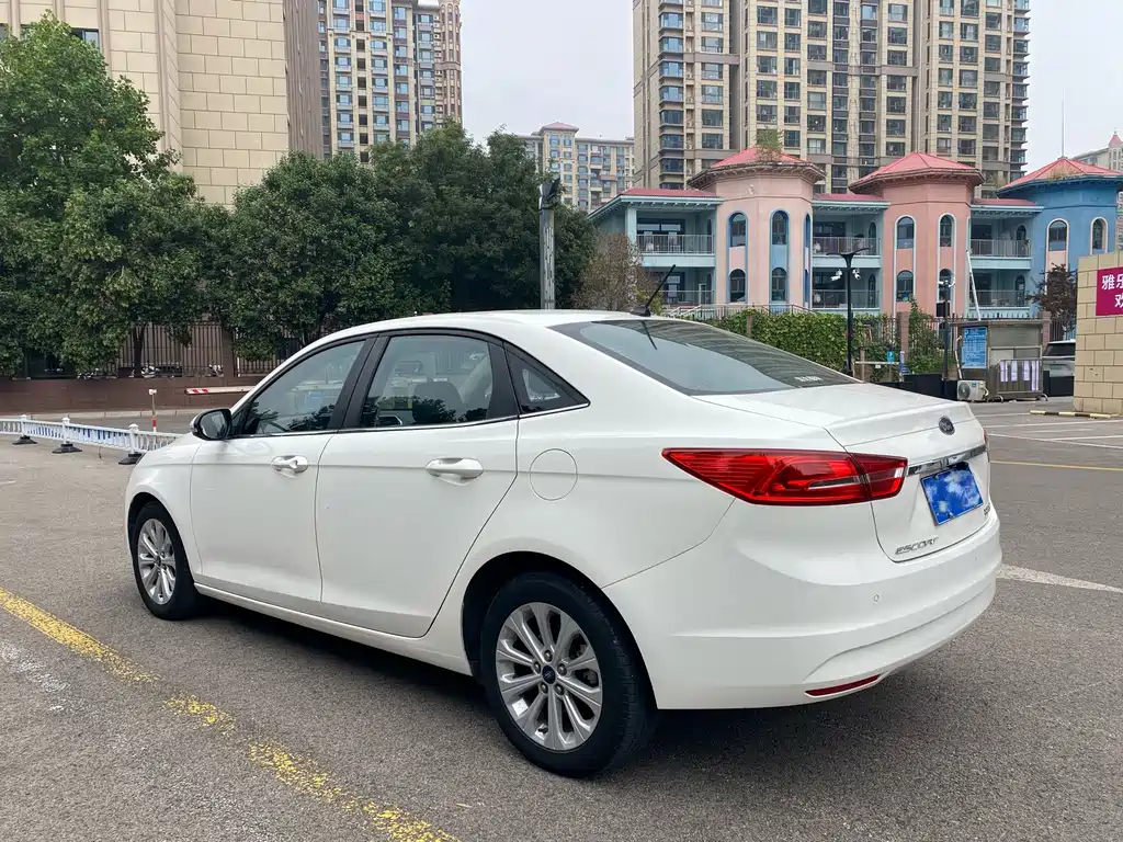 Ford Escort — миниатюра 4