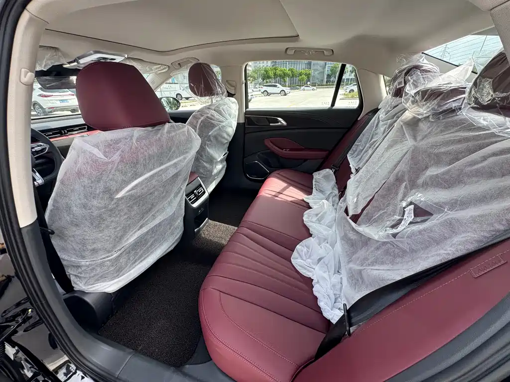 Hongqi H5 2025 2.0T AT 200