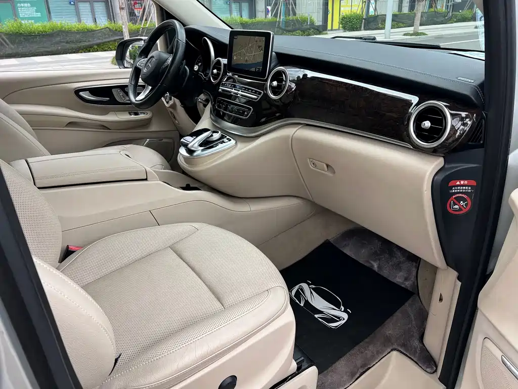 Mercedes-Benz V-Class — миниатюра 11